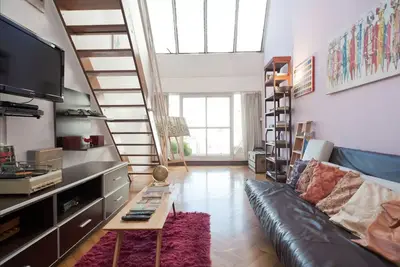 Centre-ville duplex historique et lumineux avec balcon