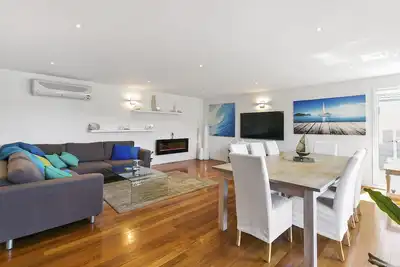 Image de Tranquil Shores - Safety Beach Beauty