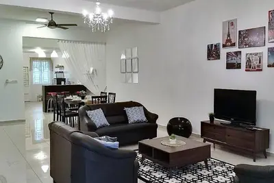 Image de Famille d'accueil confortable près de DTempat Sendayan