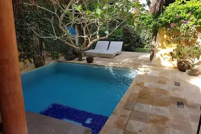 Image de 3 chambres au calme et paisible par un ruisseau avec propre petite piscine