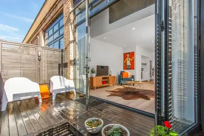 Image de Maison de ville industrielle convertie City Fringe