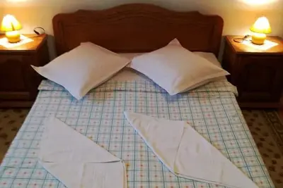 Image de Appartement avec 3 chambres, proche du centre, spacieux, luxueux pour 2 à 6 personnes