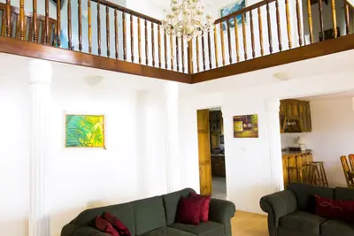 Image de Tous les conforts de la maison avec les visages thérapeutiques et les sons de la nature