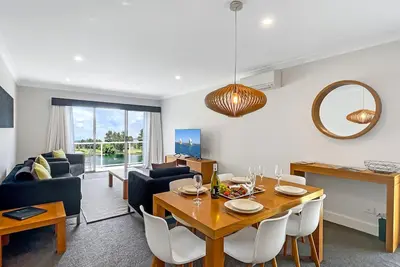 Image de Villa on the Green - Designer 2 bedroom, 2 bathroom villa at Rydges Resort