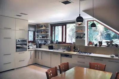 Image de Villa de charme privée avec arrière-cour - 10 min du centre Tlv