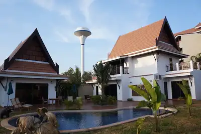 Image de Grande villa bien aménagée et piscine sur la plage de Ban Phe pour les groupes jusqu'à 8