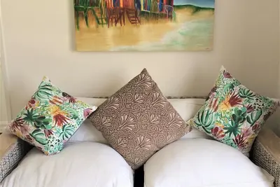 Image de Soleil élégant embrassé appartement de 2 chambres près de la mer (vue sur la montagne)