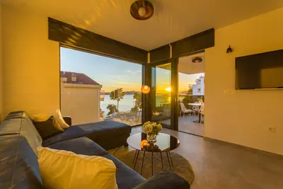 Image de Luxueux appartement en attique Prestige V. avec terrasse sur le toit jacuzzi Eos-Croatie