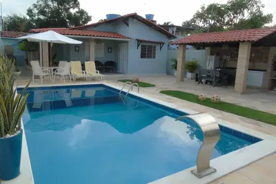 Image de Peut accueillir 10 personnes confortablement