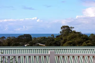 Image de Promenade en bord de mer à la plage de la baie de Sorrente