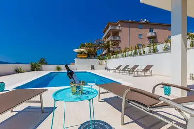 Image de Appartement de luxe avec vue sur la mer 1 à Villa Ria **** avec piscine