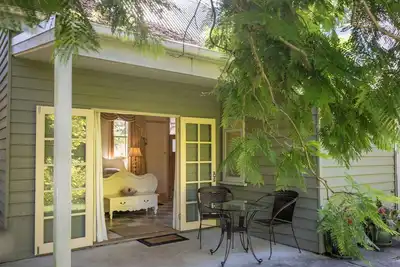 Image de F o x g l o v e @ T i l b a