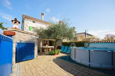 Image de Maison en pierre dans la campagne Peresiji, au cœur de l'Istrie
