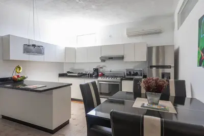 Image de Appartement central avec terrasse privée! 15 minutes. marcher jusqu'au Malecon