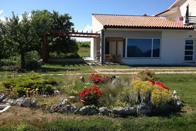 Image de Maison vue mer avec beau jardin au calme