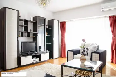 Image de Se dépêcher! Votre séjour près du Parlement et de la vieille ville!