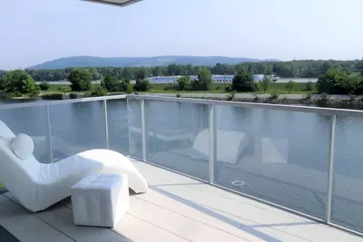 Image de Maison De Plage De Luxe Avec 3 Chambres Avec Vue Imprenable Dans L'Endroit De RÊVE De Vienne