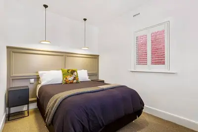 Image de \"Colonial Hampdens\" Splendid Luxury Georgian Cottage 1 - Véritable 2 Chambres