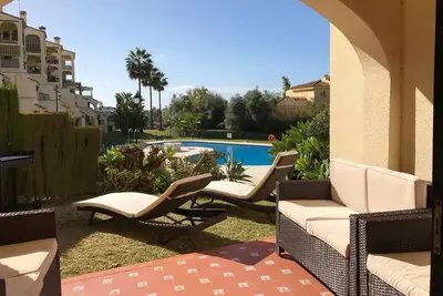 Image de Casa Belmonte, rénovée. 2 chambres, 2 salles de bain, Rez de jardin. Mijas \/ Marbella.