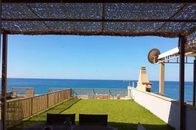 Image de Trempette dans le bleu - 2 (Maison de vacances au bord de la mer)