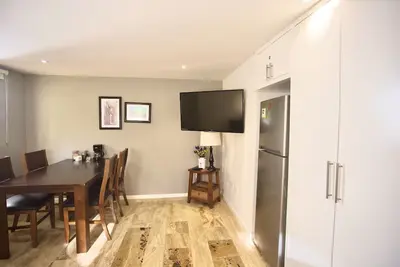 Image de 1bd A·Cozy 1bd with pool, one block from the beach