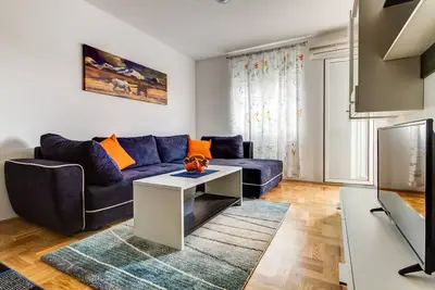 Image de Appartements Sunny Bay avec balcon et vue sur la mer