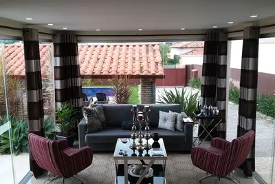 Image de Belle maison 5 étoiles pour 10 personnes avec piscine avec terrasse sèche et humide.