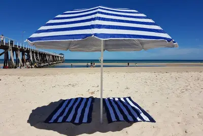 Image de 242 marches menant à la plage de Grange avec Wi-Fi gratuit et Netflix