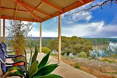 Image de Eco-maison avec vue sur la rivière Murray