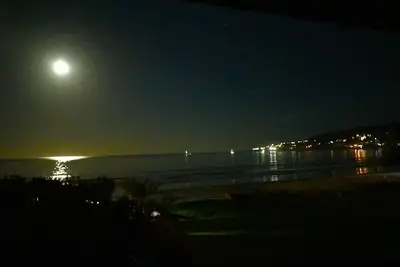 Image de Magnifique maison de plage à 50 mètres de la mer sur la plage centrale de Garopaba