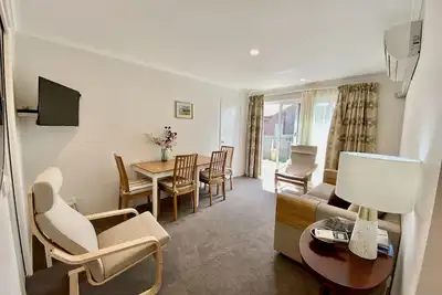 Image de Toute la maison, très bien situé avec un espace pour une famille