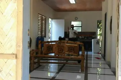 Image de Maison Daraitan avec 2 chambres et salle de bain bien pour groupe de 12 ou famille