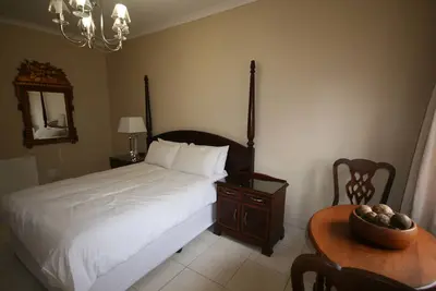 Image de Logement de 2 chambres à Johannesburg, Fourways (Sleep 5)
