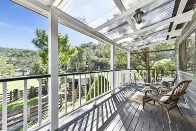 Image de Propriété familiale de luxe et une ferme pleine de beauté et d'aventure