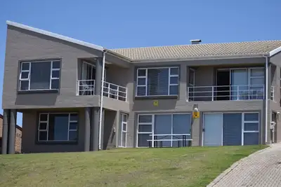 Image de Grande maison moderne familiale à louer à JBay