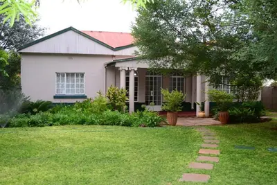 Image de Belle maison victorienne située à 1. 6km du centre ville. Nous sommes situés