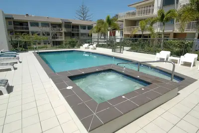 Appartement de deux chambres au coeur de Burleigh Heads
