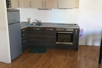 Image de Appartement confortable d'une chambre près de la montagne Vodno