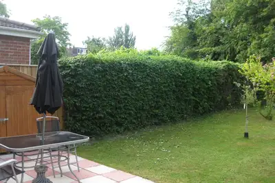 Image de Entièrement meublé tout confort avec jardin privé!