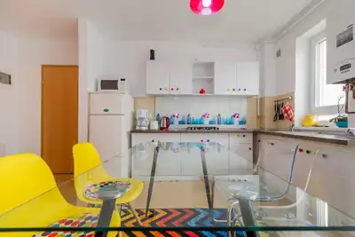 Image de Energic Apartment w / 2 Br Near Coresi Mall - 5 Min à pied
