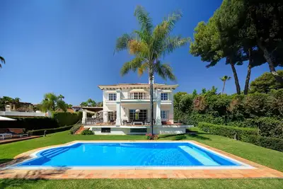 Image de Villa près de la plage à Marbella Golden Mile