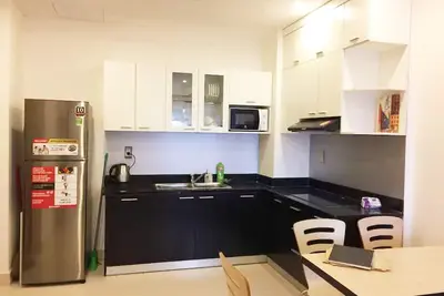 Image de Appartement confortable dans le centre de la ville et vue sur toute la ville depuis la chambre