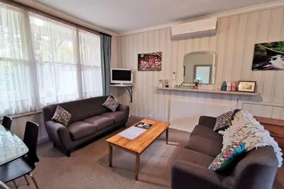 Image de Elm Lodge Unit 6 - Une chambre