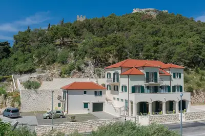 Villa Kogo appartement 9 avec piscine, centre ville Hvar