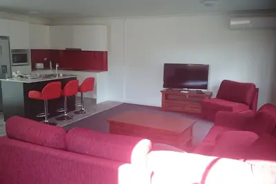 Image de Big Townhouse adapté pour grande famille ou groupe en plein cœur de Jindabyne