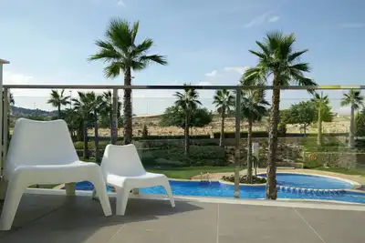 Image de Penthouse 2 chambres / 2 salles de bain avec grande piscine