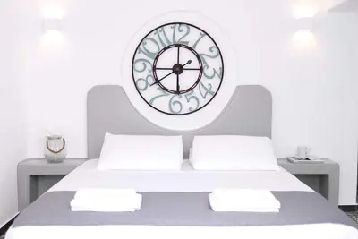 Suite Lune de Miel \"Drops\" avec Jacuzzi avec Piscine Privée #authenticsantorini