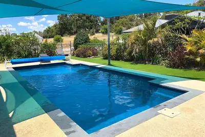 Image de Sunrise Retreat -belle nouvelle maison de vacances avec piscine partagée