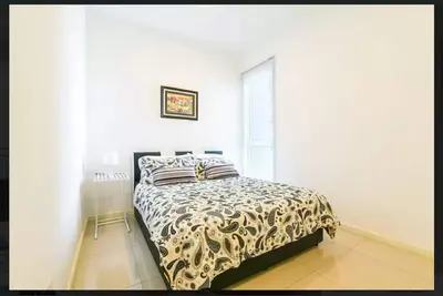 Image de Détendez-vous et détendez-vous dans notre nouvel appartement chic de 3 chambres en étage élevé avec une vue imprenable