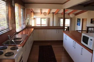 Image de The Tree House Eden - Maison de 3 chambres avec superbe cadre de brousse - 5+ nuits